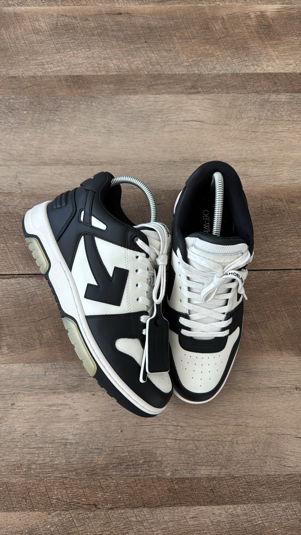 Off White “Out Of Office” Size 9.5 Used
