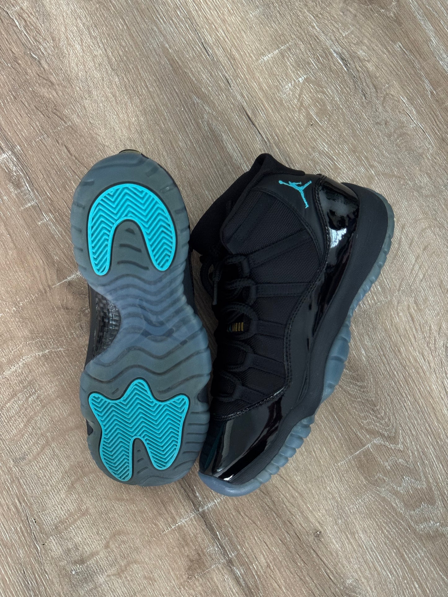 Jordan 11 “Gamma Blue” Size 7y Used