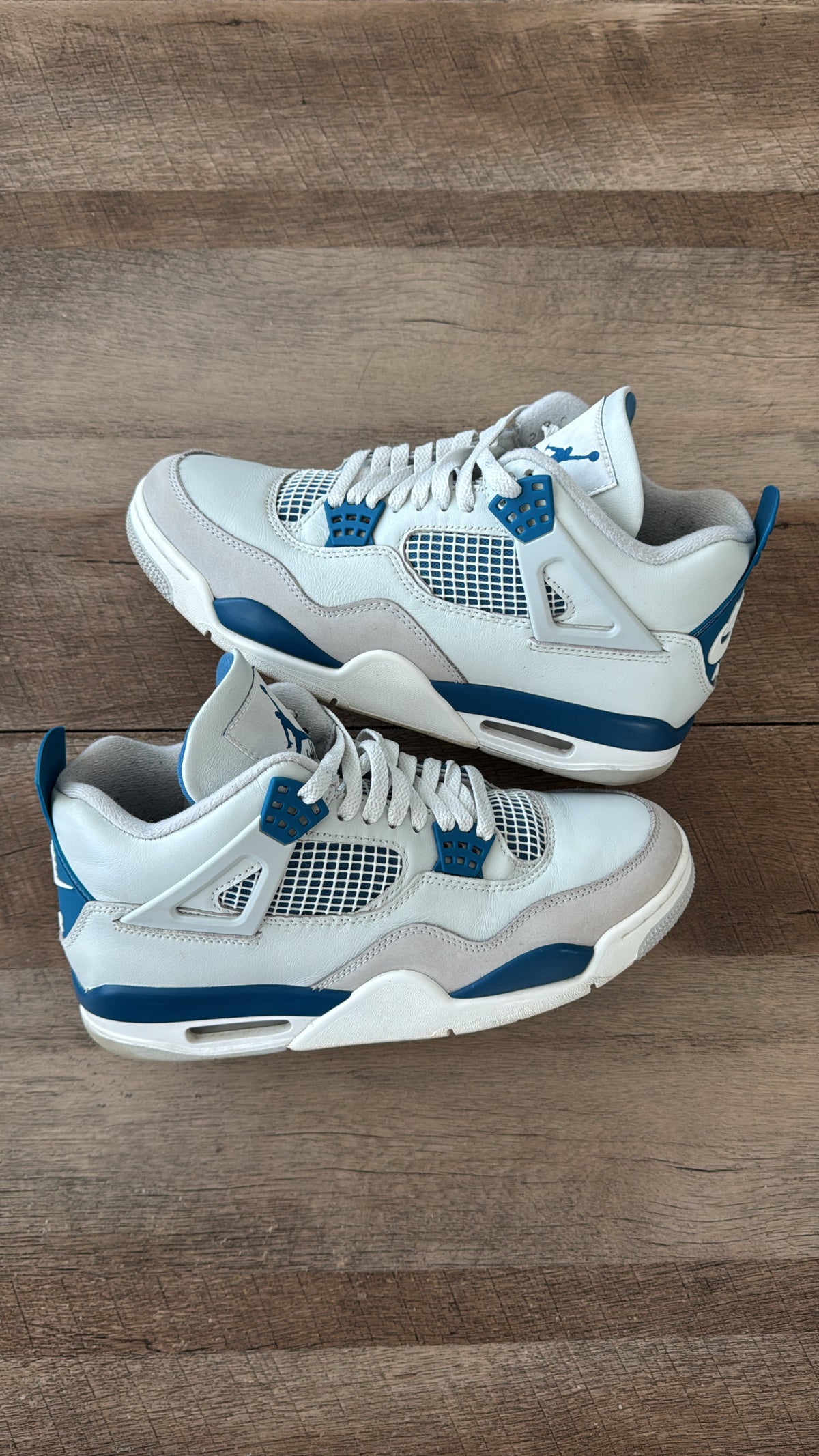 Jordan 4 Military Blue size 9.5 Used