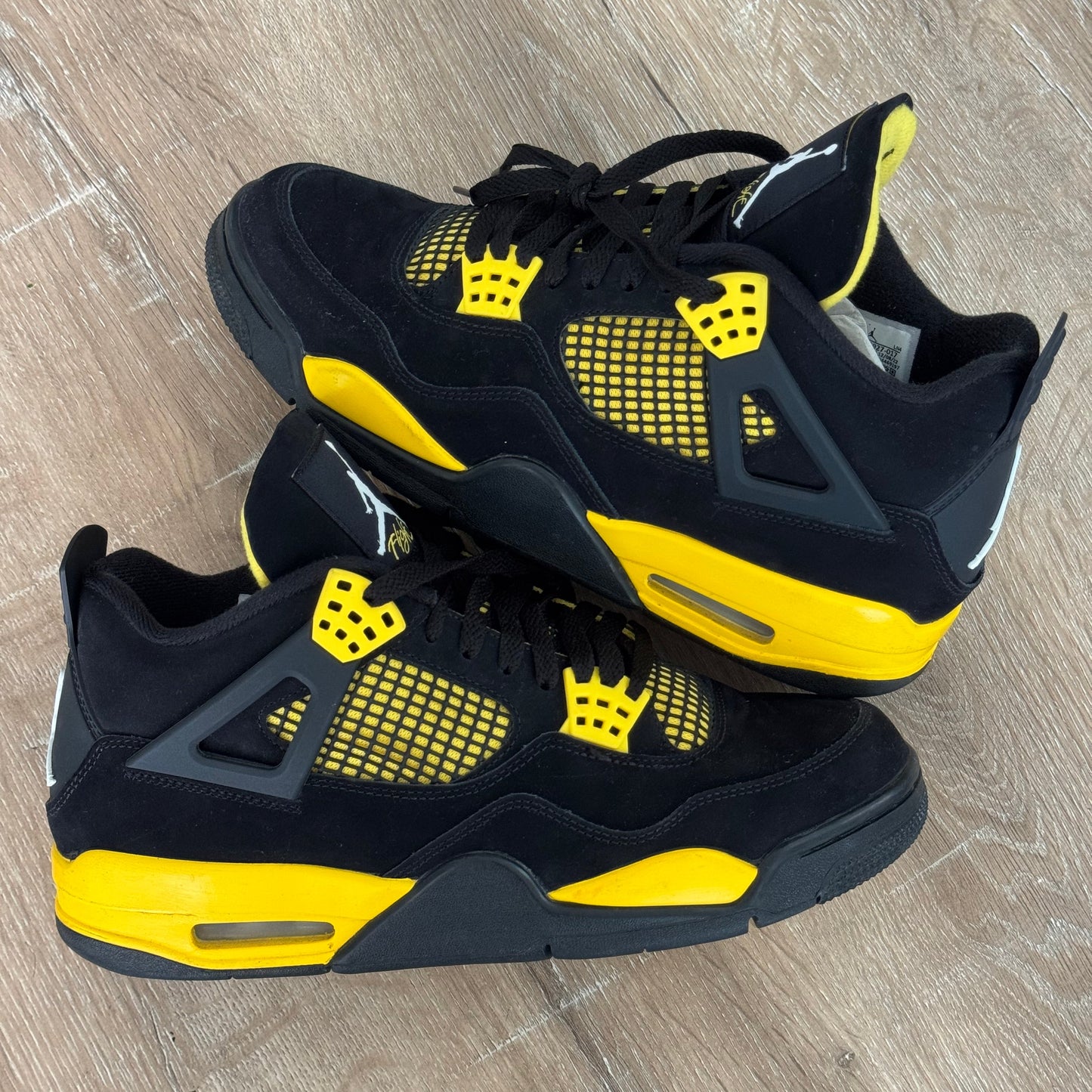 Jordan 4 Thunder size 9 Used