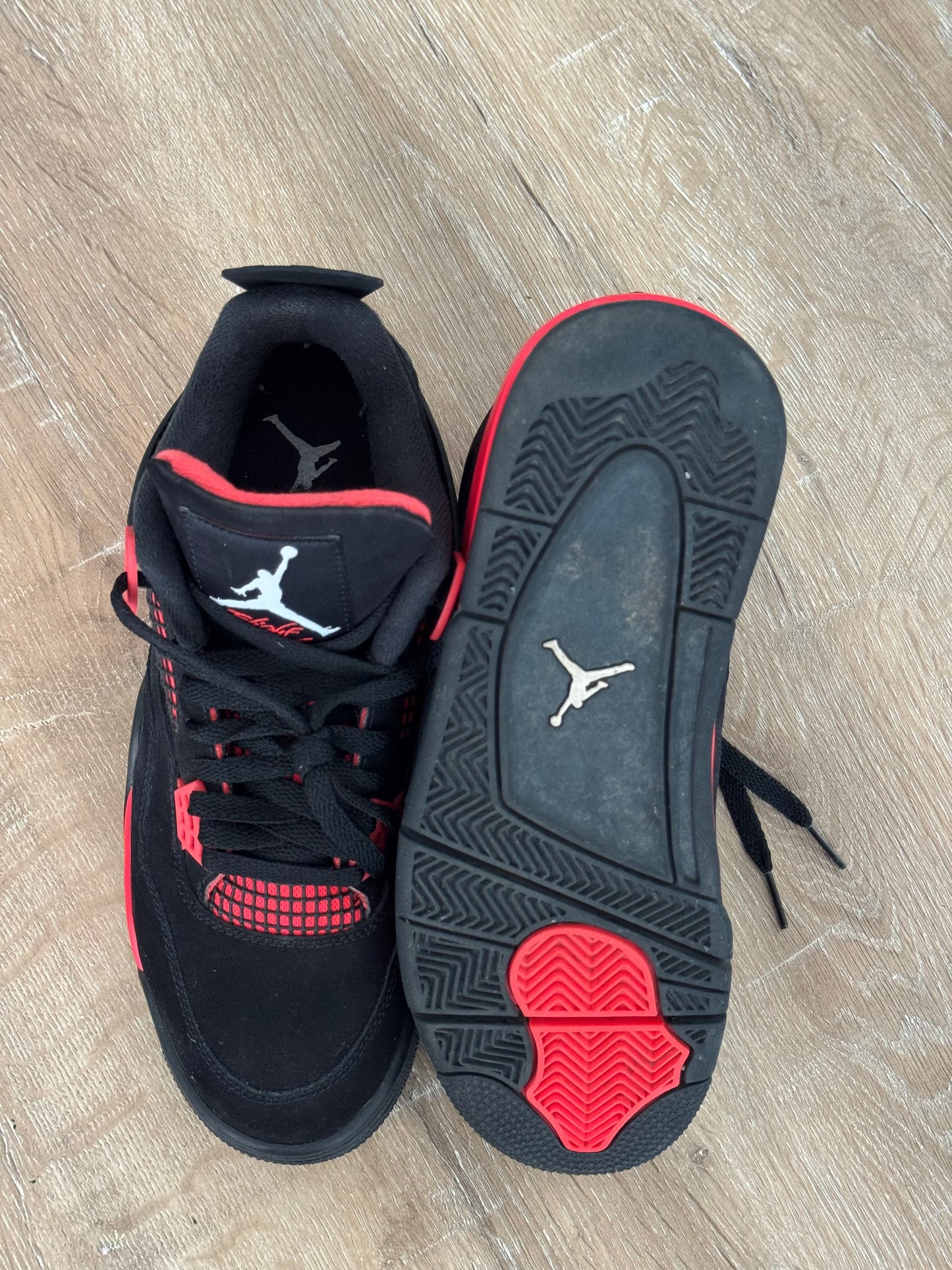 Jordan 4 Red Thunder size 9 Used