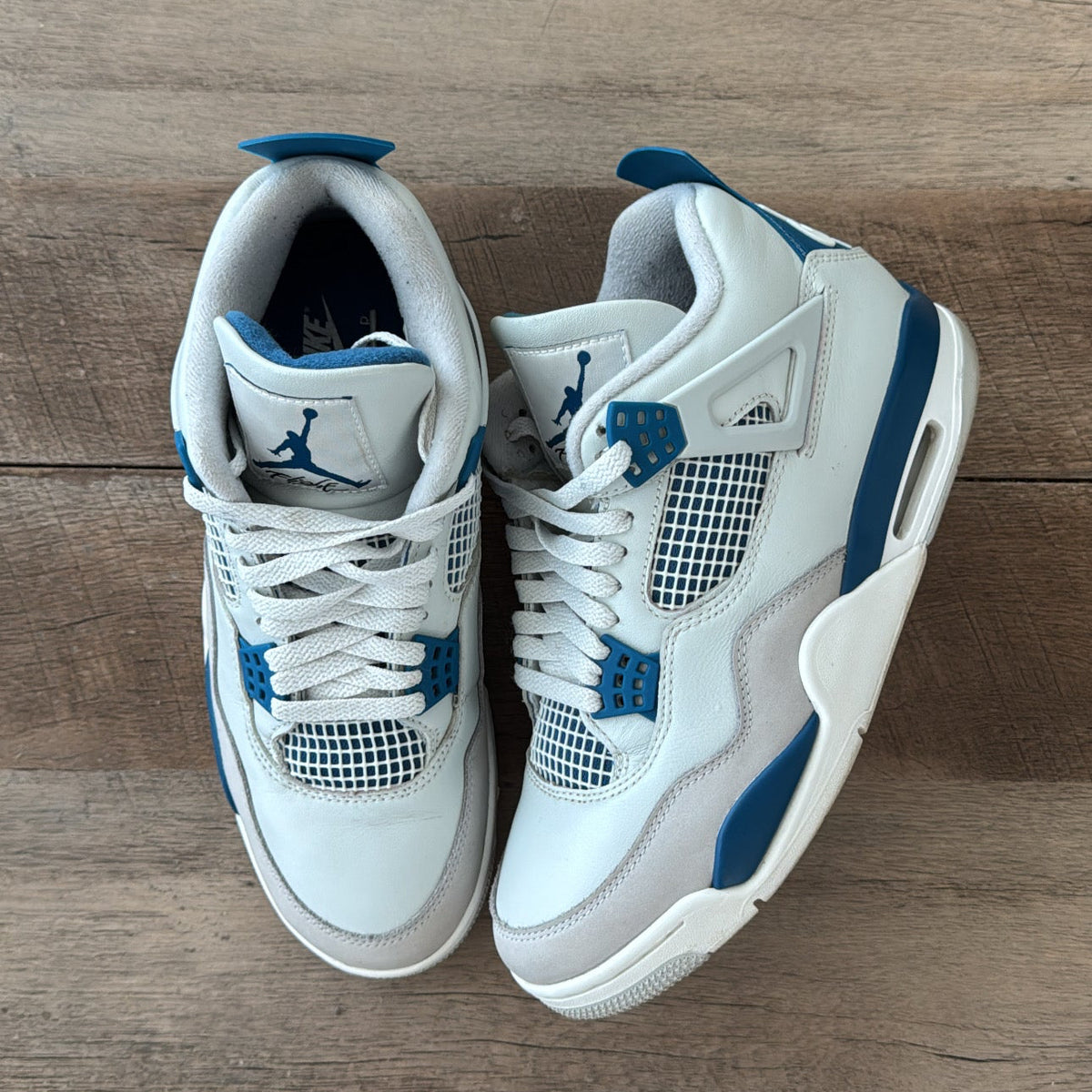 Jordan 4 Military Blue size 9.5 Used