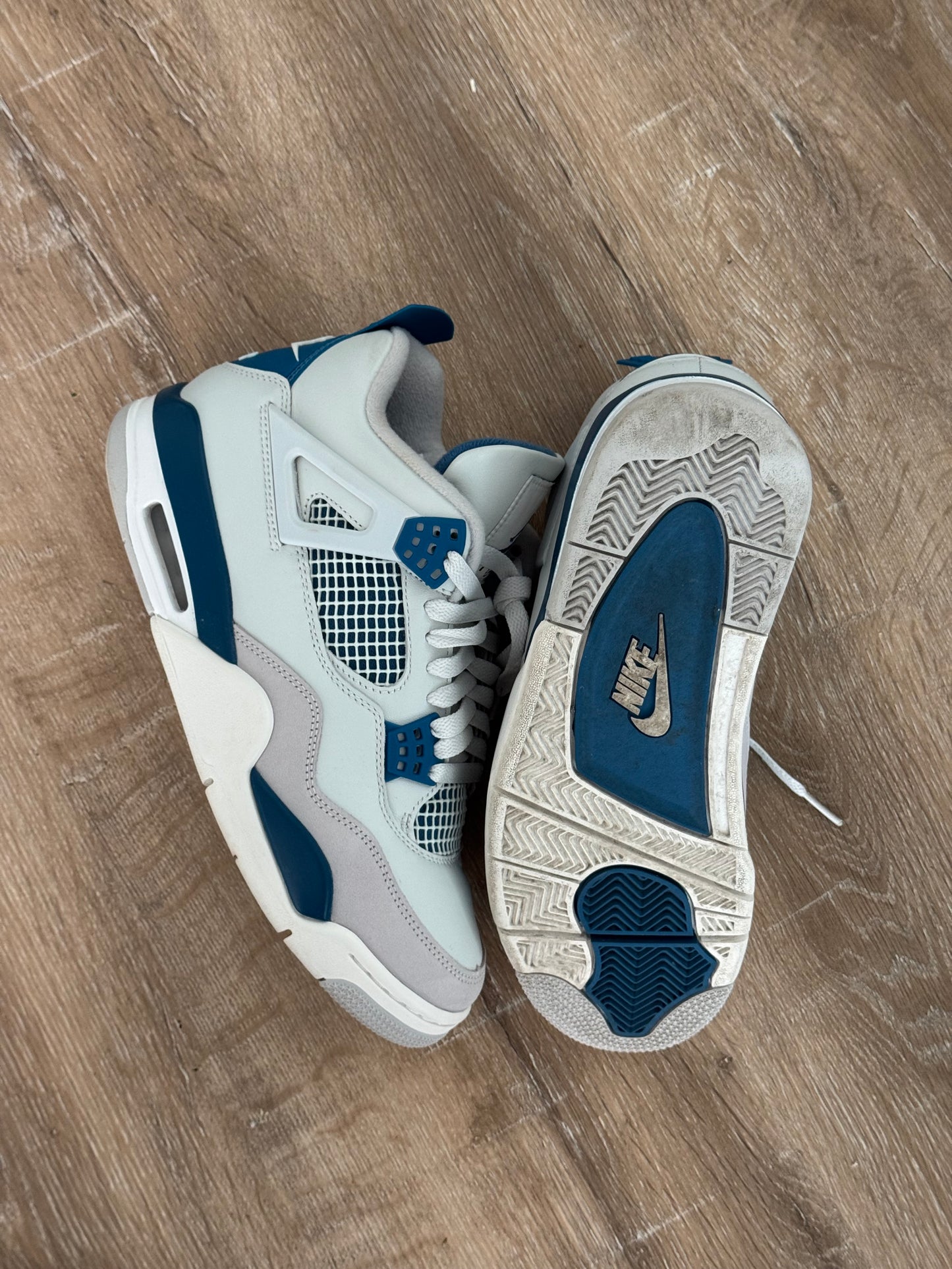 Jordan 4 “Military Blue” Size 9 Used